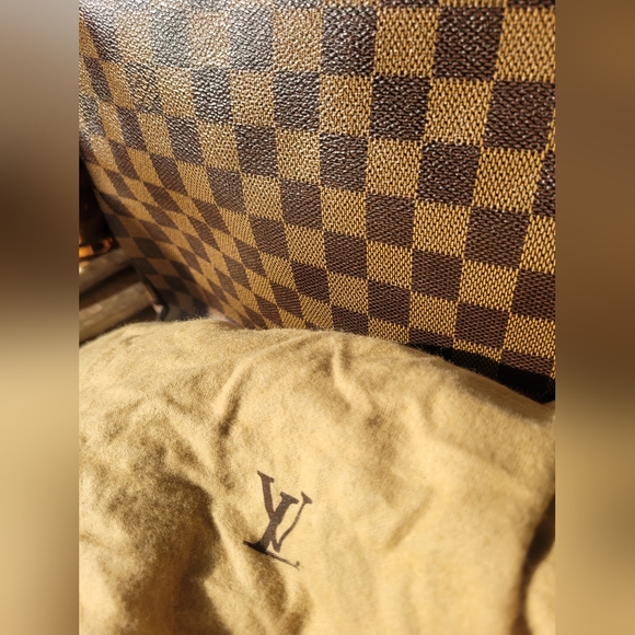 Louis Vuitton Broadway Unisex Messenger Bag - Picture 7 of 7